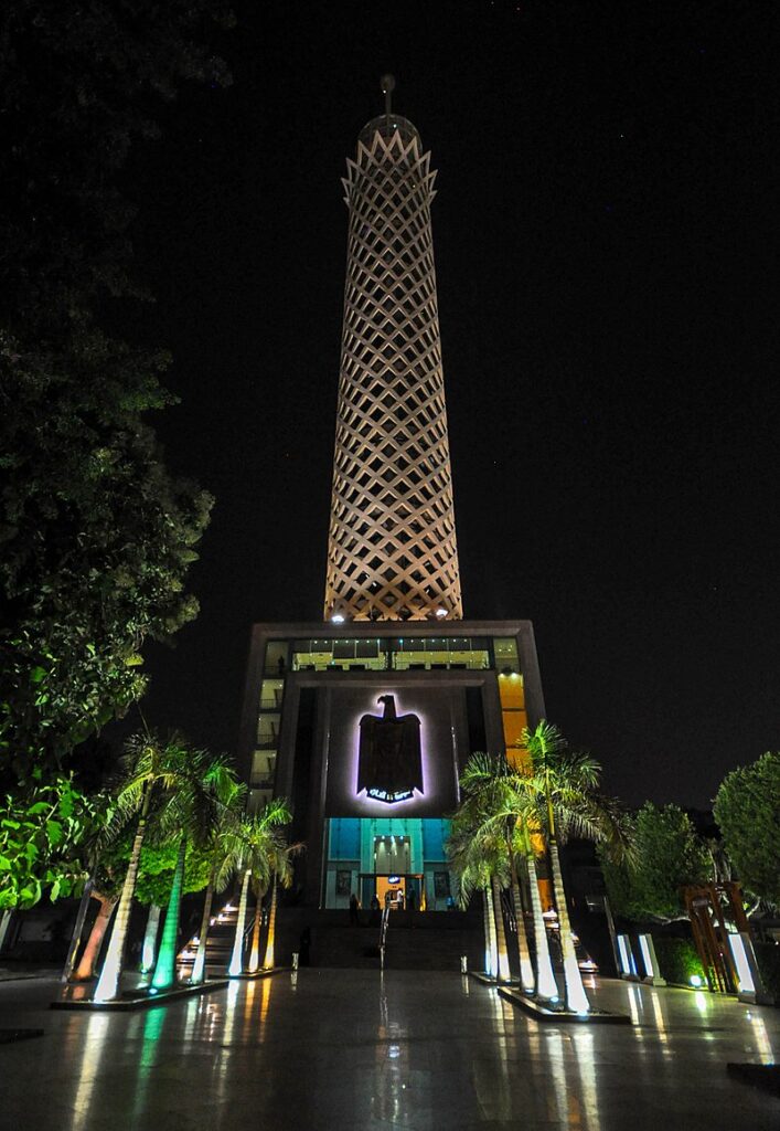 800px-Cairo_Tower_at_night_(187m._high)_(14613470840)